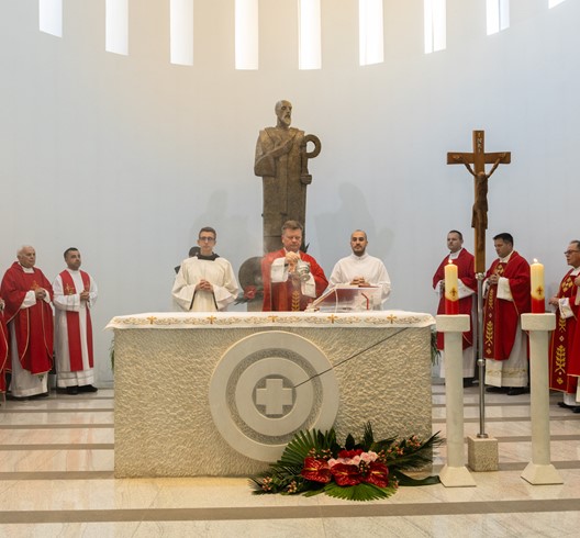 Svečanim misnim slavljem proslavljena 25. obljetnica Župe sv. Kvirina na Pantovčaku